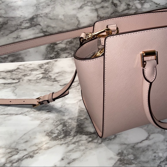 Micheal Kors Selma Medium Purse - Picture 2 of 9